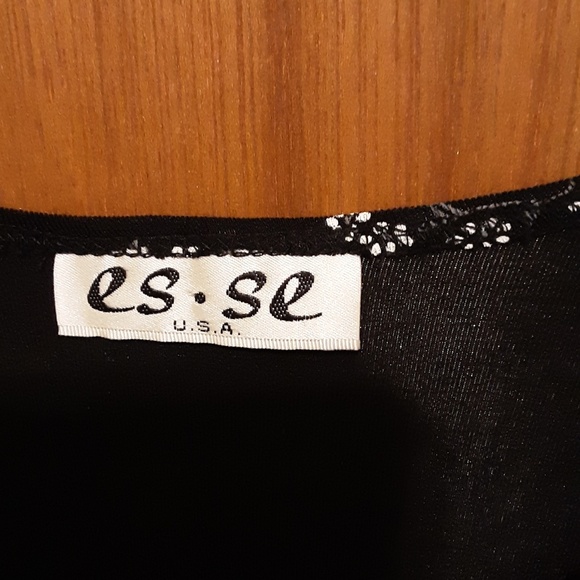 Long sleeved pretty top - Picture 4 of 4